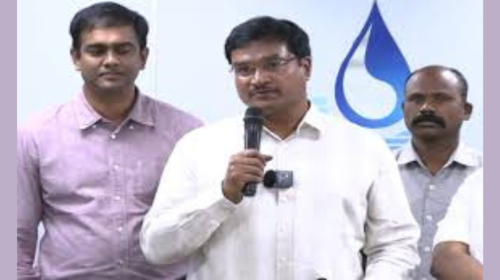 cash rewards announced for government school toppers